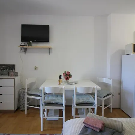 Cozy Studio Cipresa 200m From The Porec