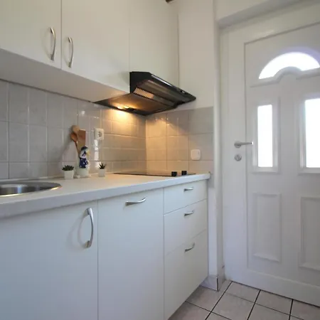 Apartment Cozy Studio Cipresa 200m From The